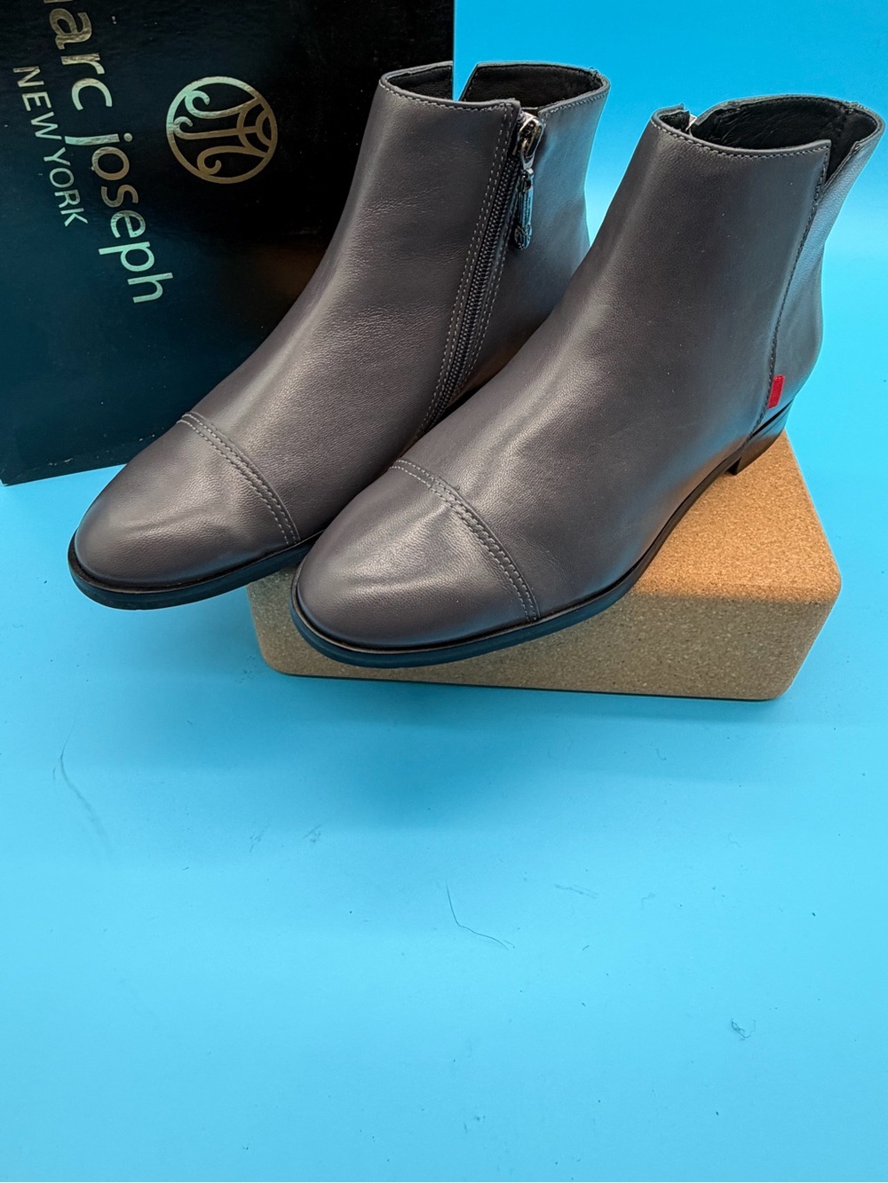 Marc Joseph New York Women's Gray Leather Zip Ankle Booties US size 5.5